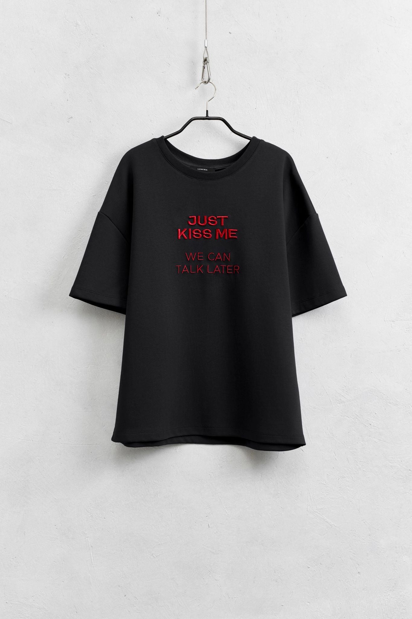 T-shirt Kiss Me