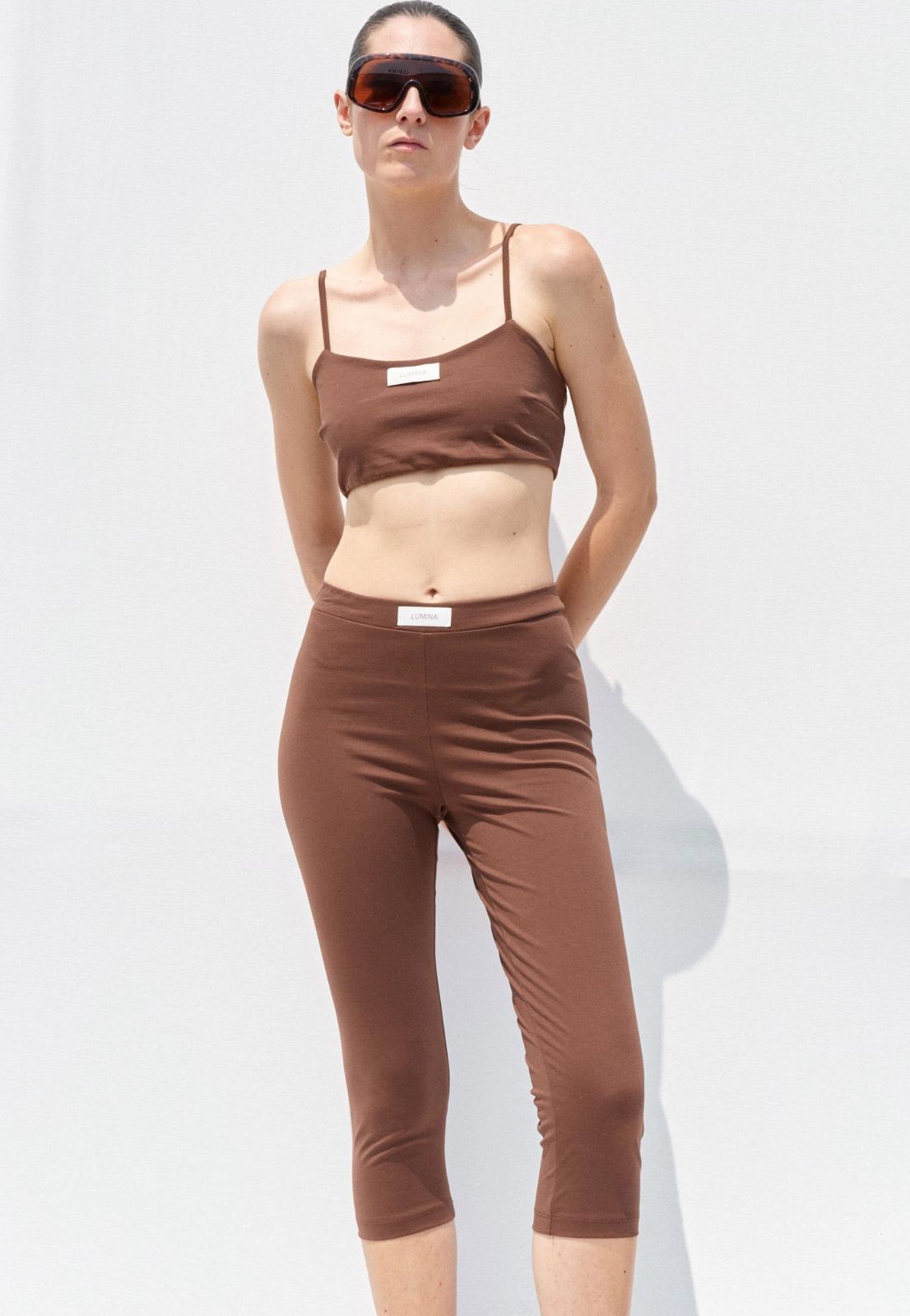 Top crop e Bremuda con logo