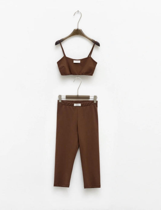Top crop e Bremuda con logo