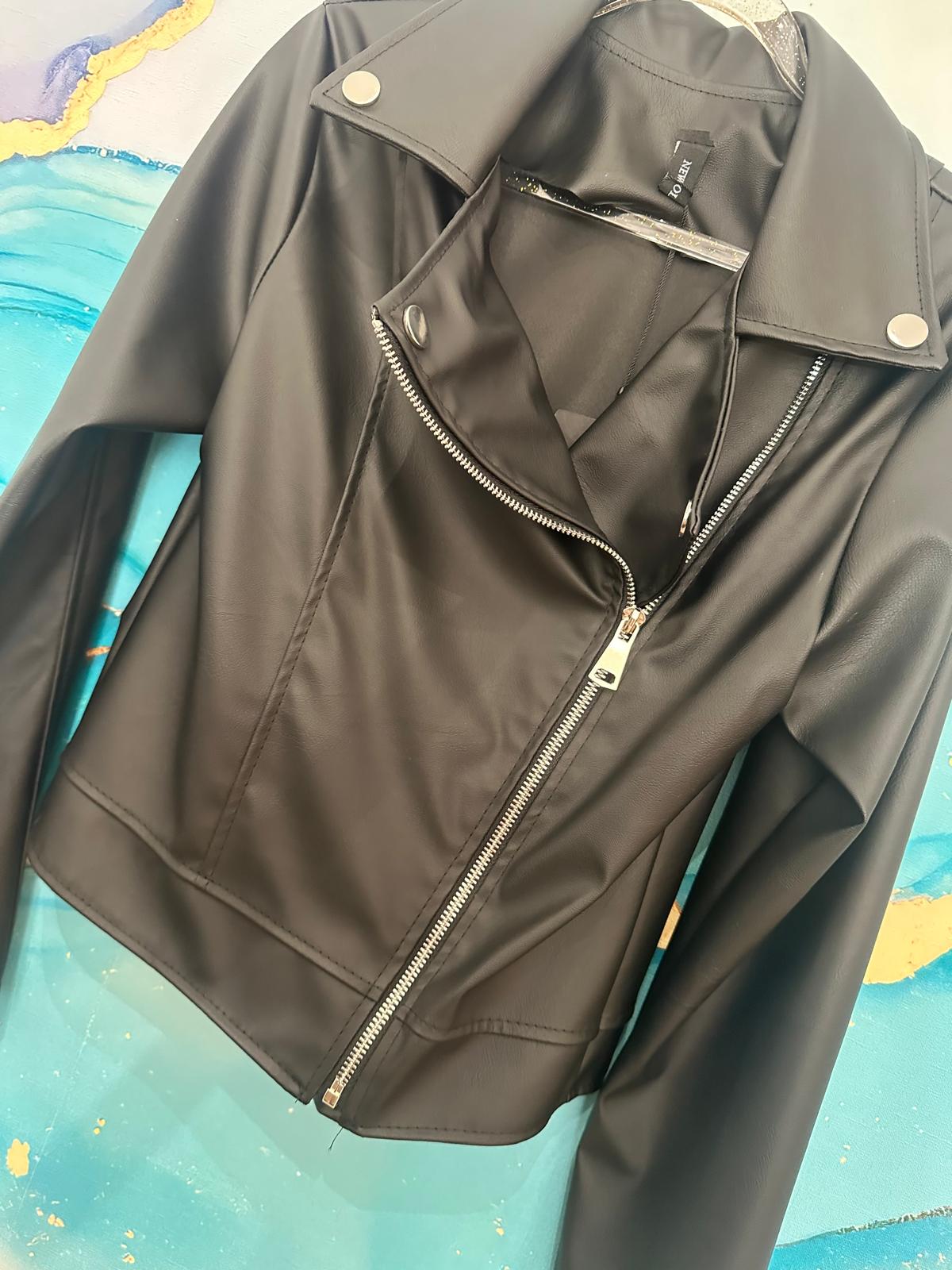 Giacca modello biker in ecopelle