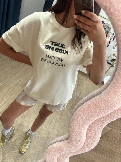 T-shirt Kiss Me