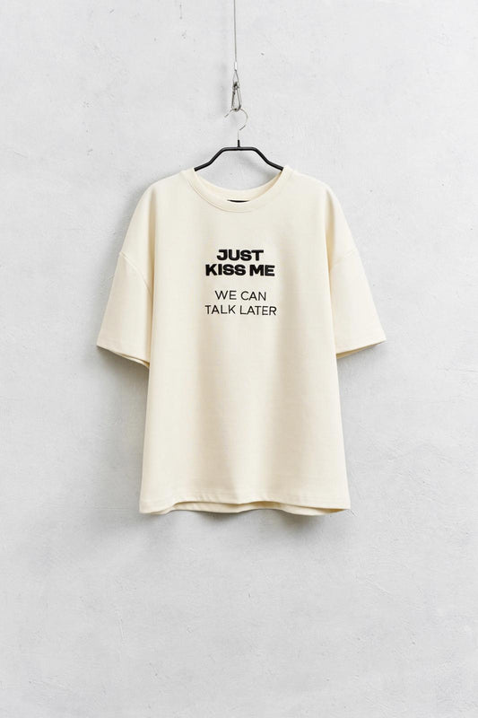 T-shirt Kiss Me